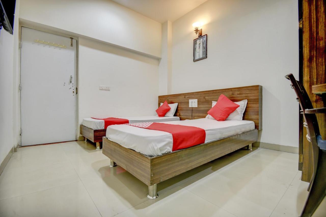Hotel O Plus Corporate One Khapa  外观 照片