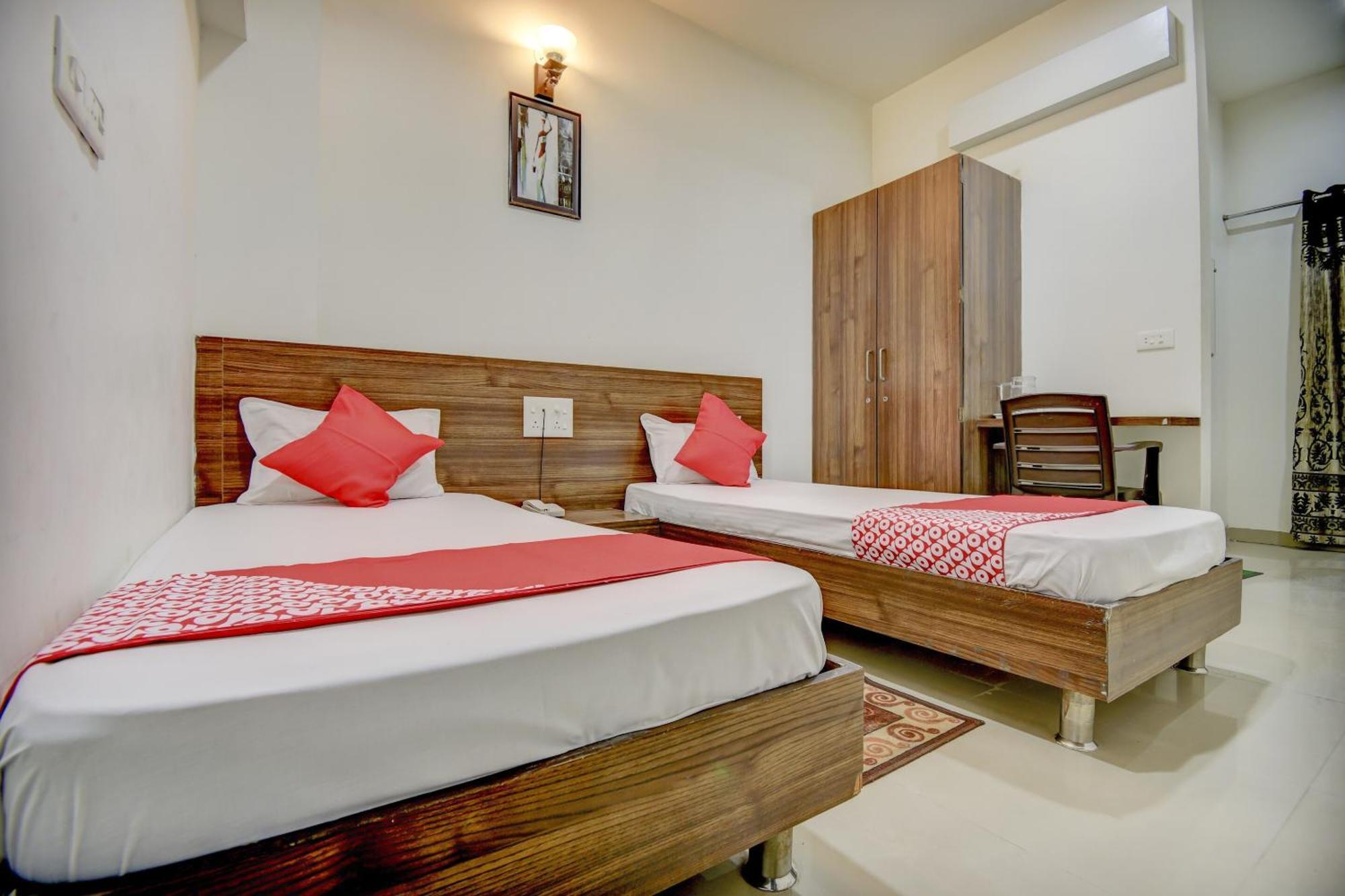 Hotel O Plus Corporate One Khapa  外观 照片