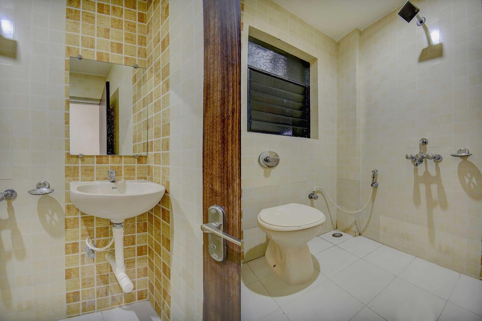 Hotel O Plus Corporate One Khapa  外观 照片