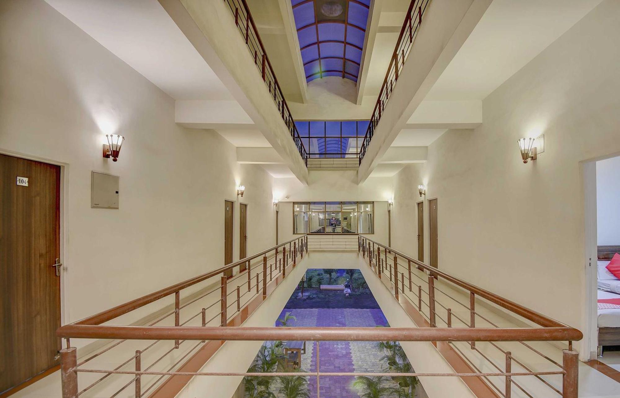 Hotel O Plus Corporate One Khapa  外观 照片