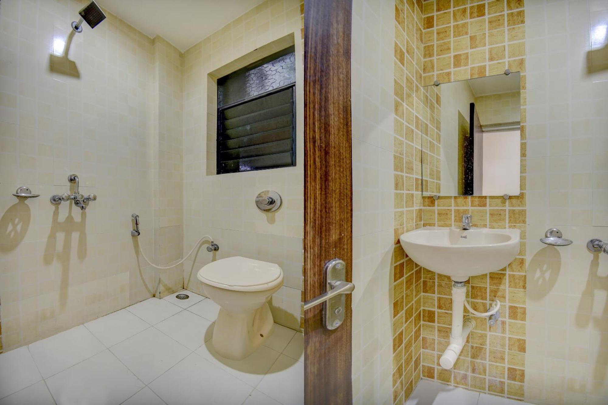 Hotel O Plus Corporate One Khapa  外观 照片