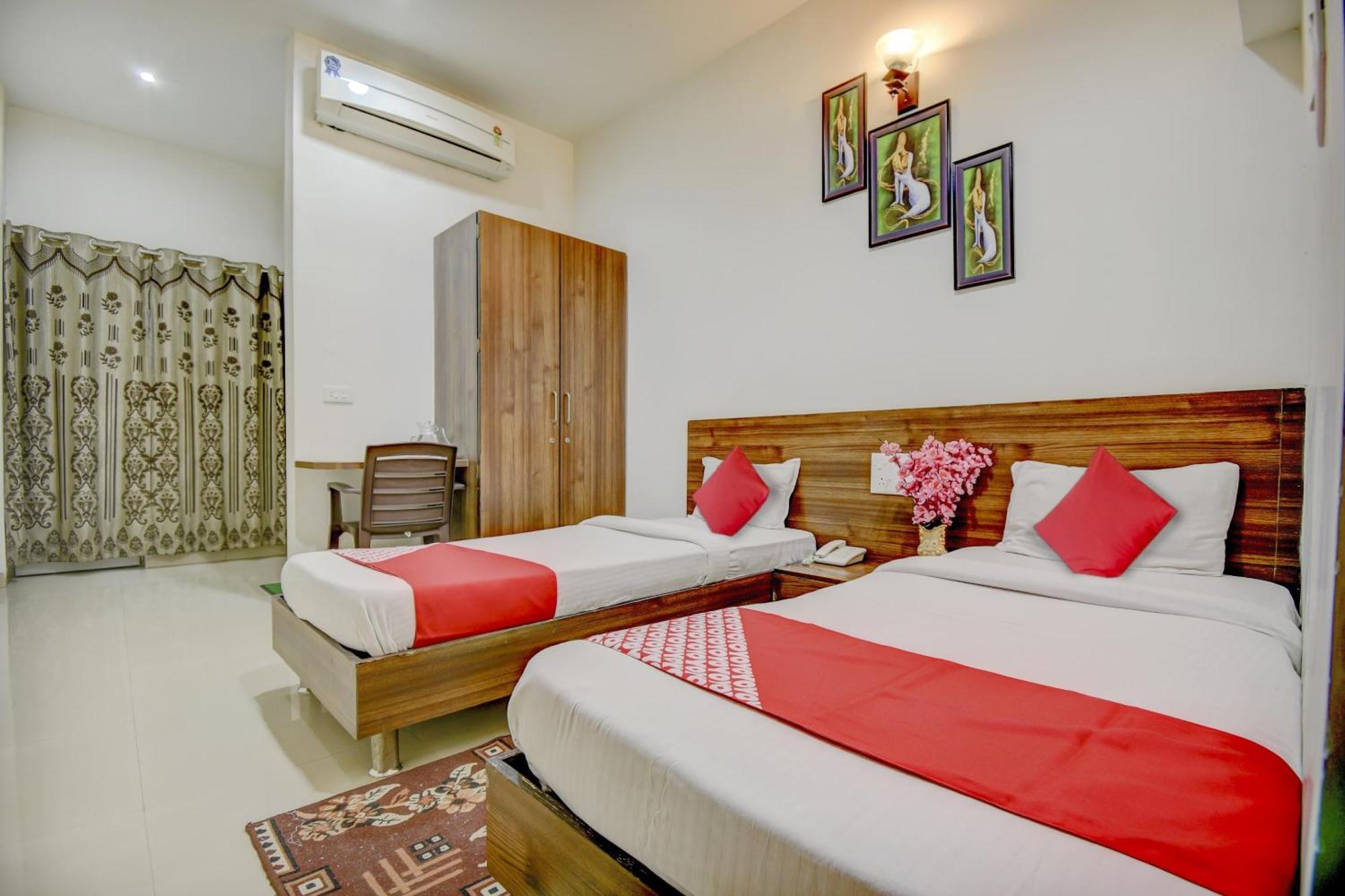Hotel O Plus Corporate One Khapa  外观 照片