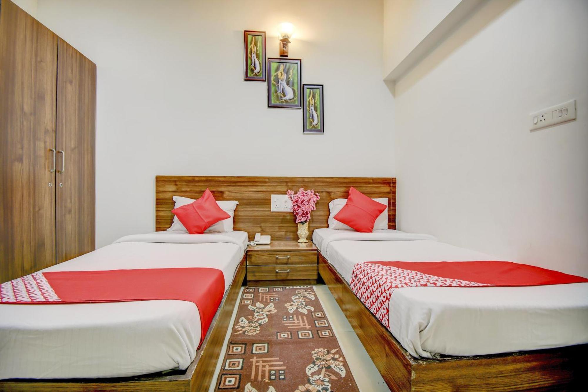 Hotel O Plus Corporate One Khapa  外观 照片