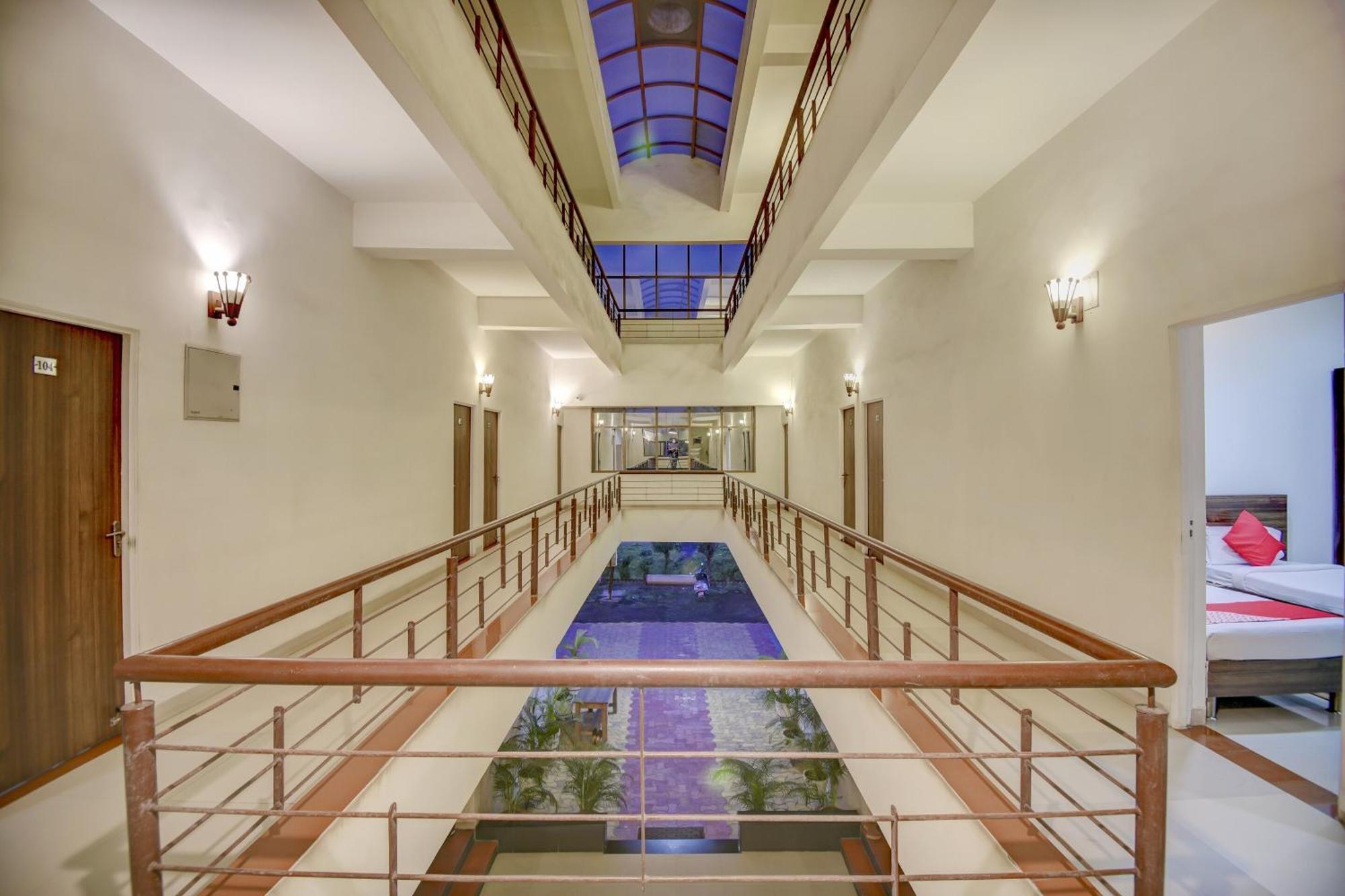 Hotel O Plus Corporate One Khapa  外观 照片
