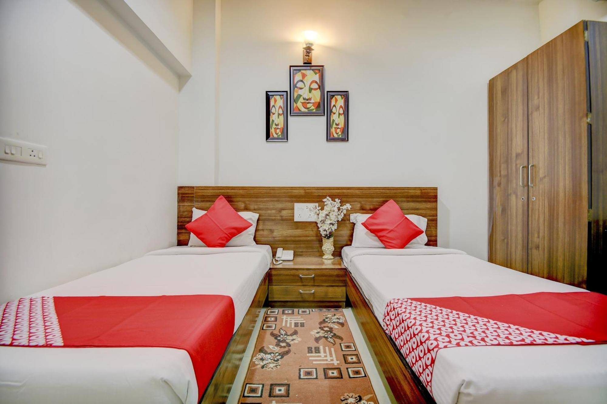 Hotel O Plus Corporate One Khapa  外观 照片